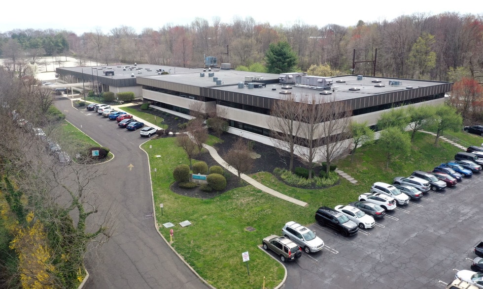 3103 Philmont Ave, Huntingdon Valley, PA for lease - Primary Photo - Image 2 of 6