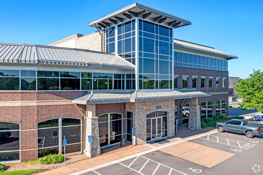 500 Marschall Rd S, Shakopee, MN à louer - Photo du bâtiment - Image 3 de 6