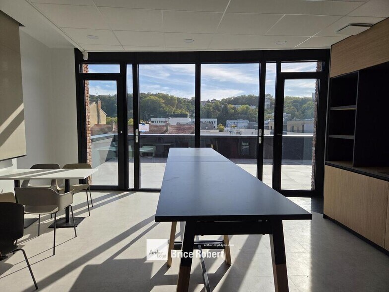 10 Rue Joannès Carret, Lyon for lease - Building Photo - Image 2 of 10
