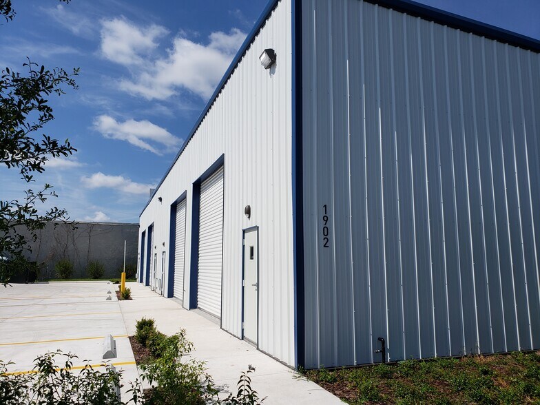 1900 Monte Carlo Trl, Orlando, FL for lease - Building Photo - Image 2 of 15