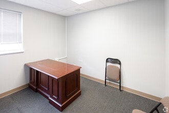 165 N Village Ave, Rockville Centre, NY for lease Interior Photo- Image 2 of 4