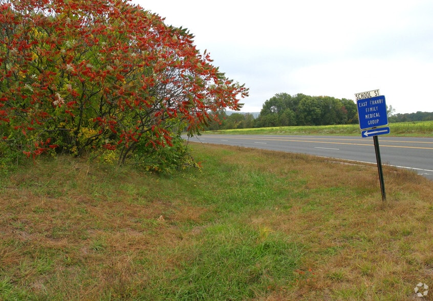 40 Rainbow Rd, East Granby, CT for lease - Building Photo - Image 2 of 3