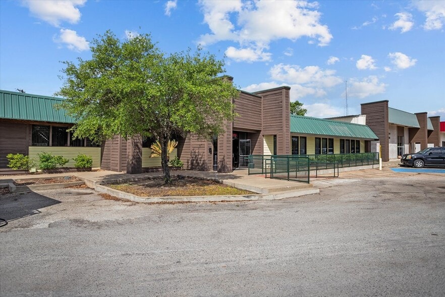 207 N Temple Dr, Diboll, TX à vendre - Photo du bâtiment - Image 3 de 21