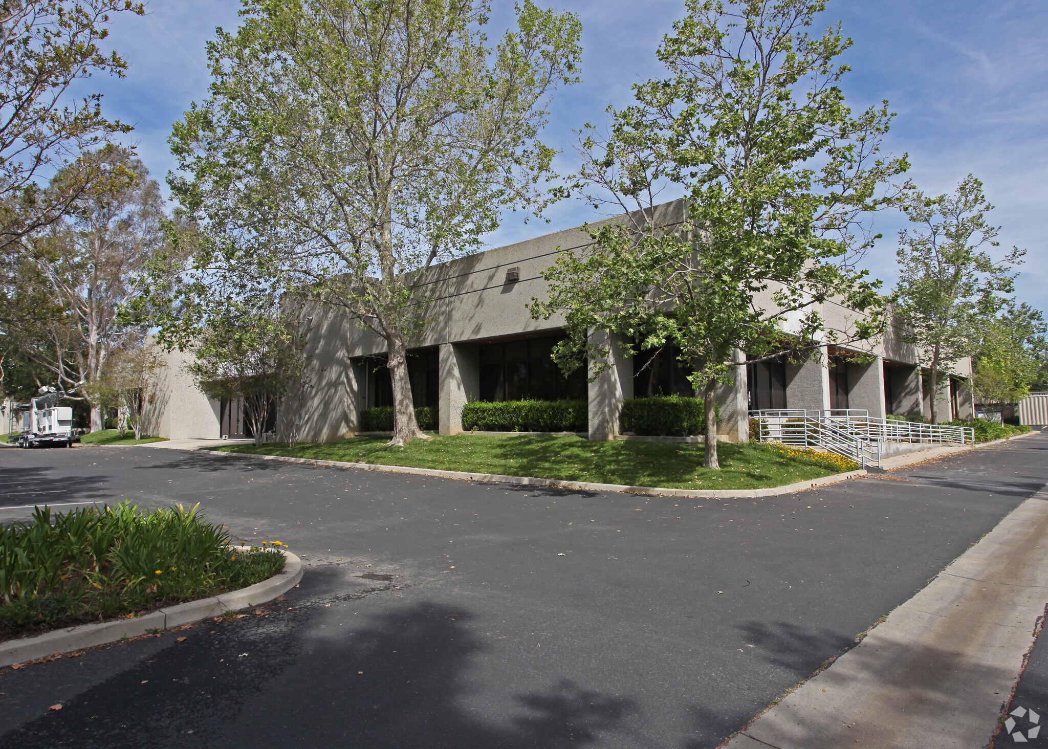 4685 Runway St, Simi Valley, CA à louer Photo principale- Image 1 de 3