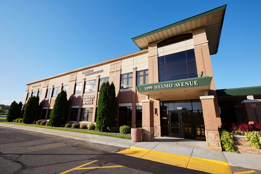 1099 Helmo Ave N, Oakdale, MN à louer - Photo du bâtiment - Image 3 de 6