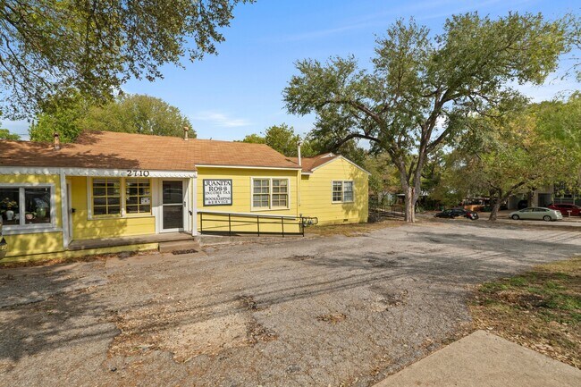 Plus de détails pour 2710 Manor Rd, Austin, TX - Bureau à vendre