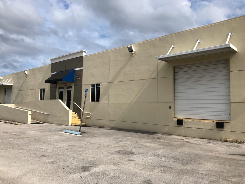 17401 NW 2nd Ave, Miami, FL for lease - Building Photo - Image 1 of 11