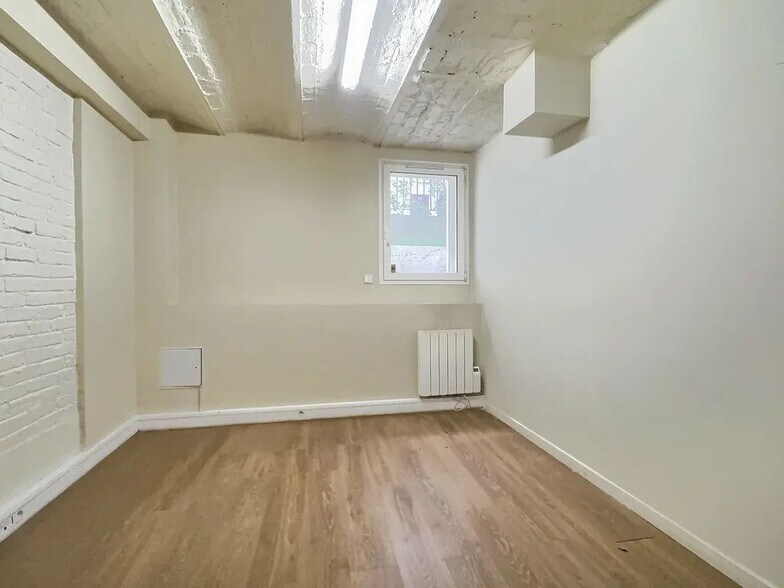 Bureau dans Paris à louer - Photo du bâtiment - Image 2 de 8