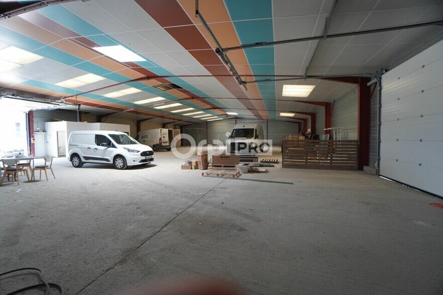Flex in Saint Apollinaire for lease - Interior Photo - Image 1 of 9