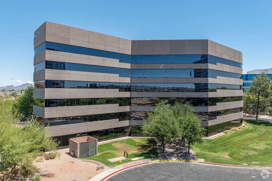 1620 W Fountainhead Pky, Tempe, AZ à louer - Photo du bâtiment - Image 3 de 6