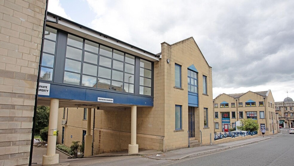 Units 1 & 11 portfolio of 2 properties for sale on LoopNet.ca - Building Photo - Image 3 of 9