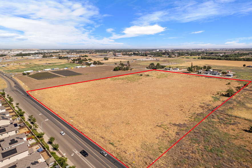 645 Yettner Rd, French Camp, CA for sale - Building Photo - Image 2 of 24