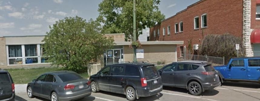 115 Broadway Ave E, Redcliff, AB for sale Primary Photo- Image 1 of 1