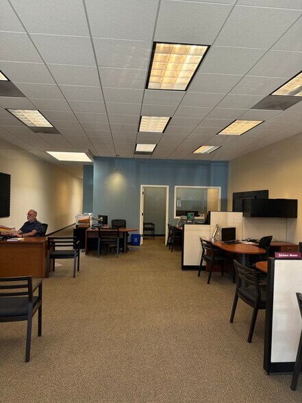 825 Santa Cruz Ave, Menlo Park, CA à louer - Photo intérieure - Image 2 de 4