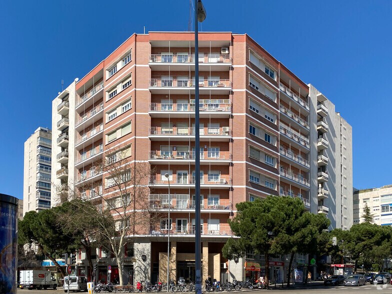 Calle de Guzmán el Bueno, 133, Madrid, Madrid à louer - Photo du bâtiment - Image 1 de 3