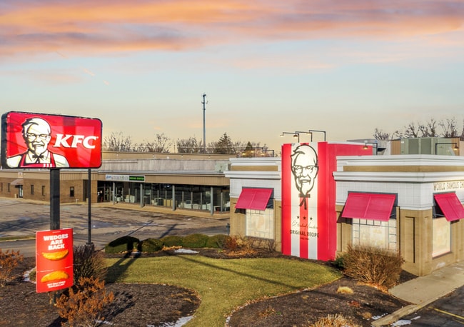 Plus de détails pour 200 Richmond St, Painesville, OH - Commerce de détail à vendre