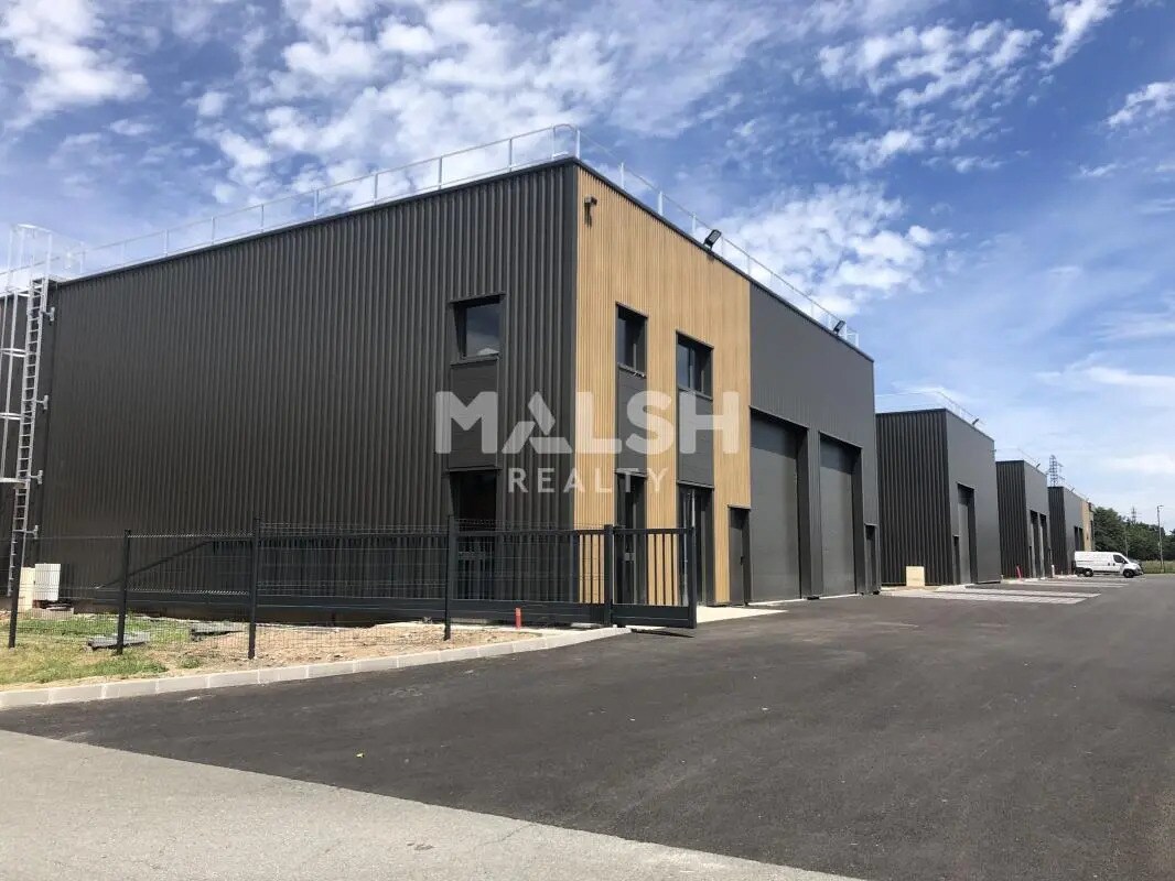 Flex in Roanne for lease Building Photo- Image 1 of 10