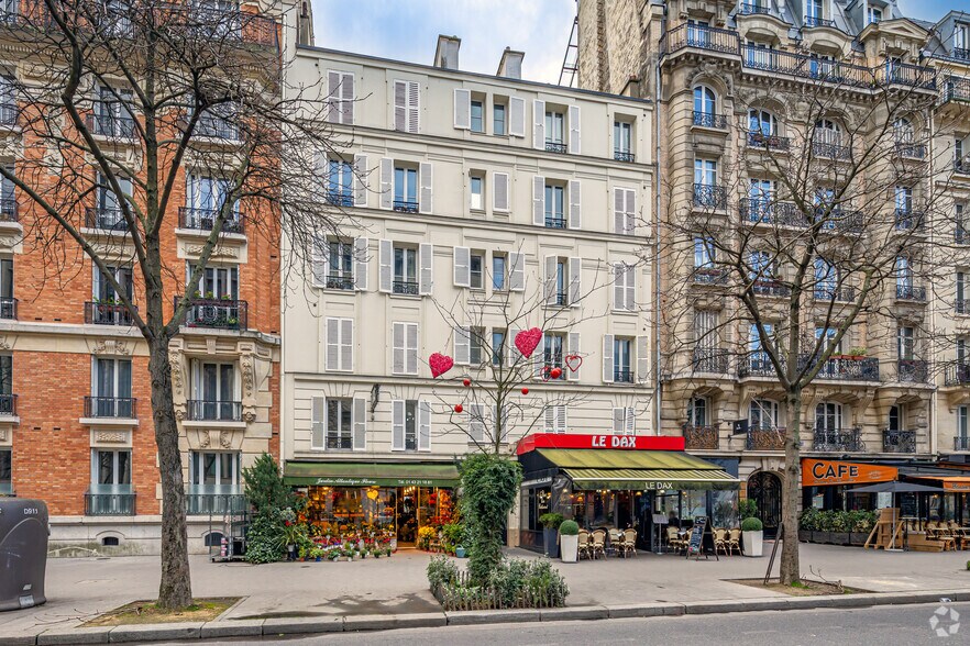 Commerce de détail dans Paris à louer - Photo du bâtiment - Image 2 de 2