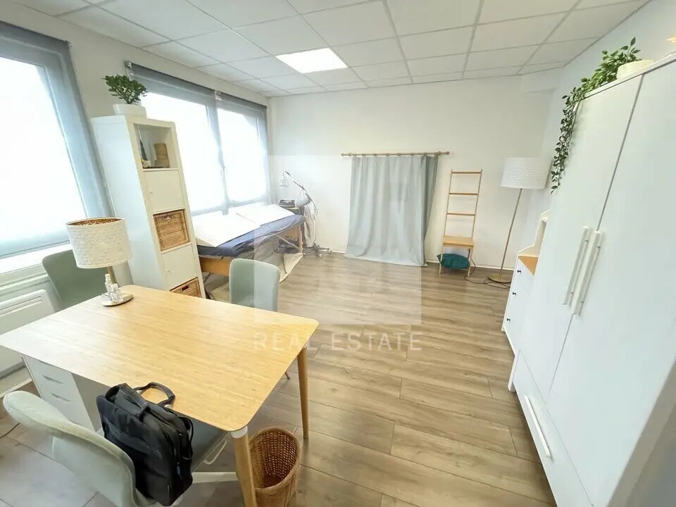 Bureau dans Champagne-au-Mont-d'Or à vendre Photo intérieure- Image 1 de 8