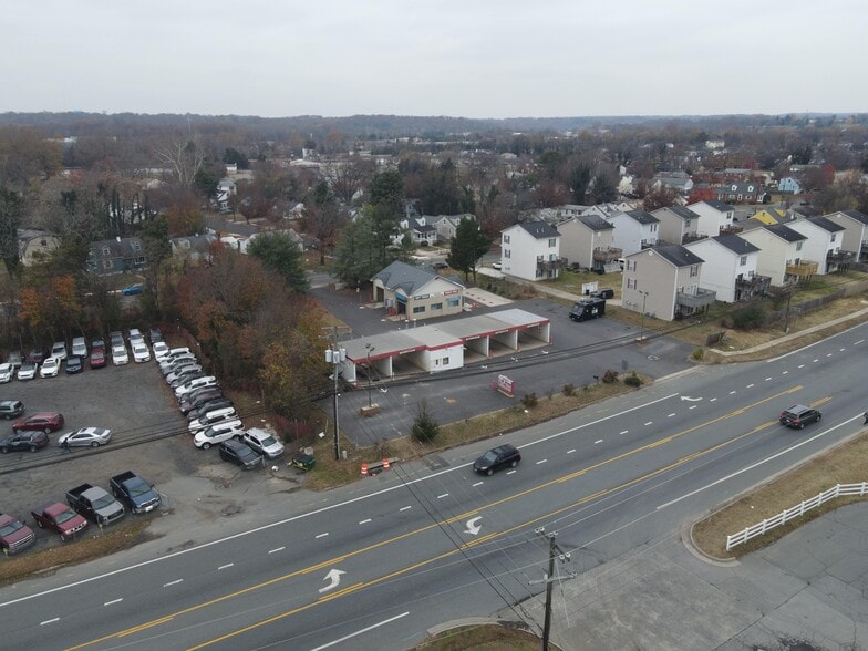 1603 Dixon St, Fredericksburg, VA à vendre - Photo du bâtiment - Image 3 de 11