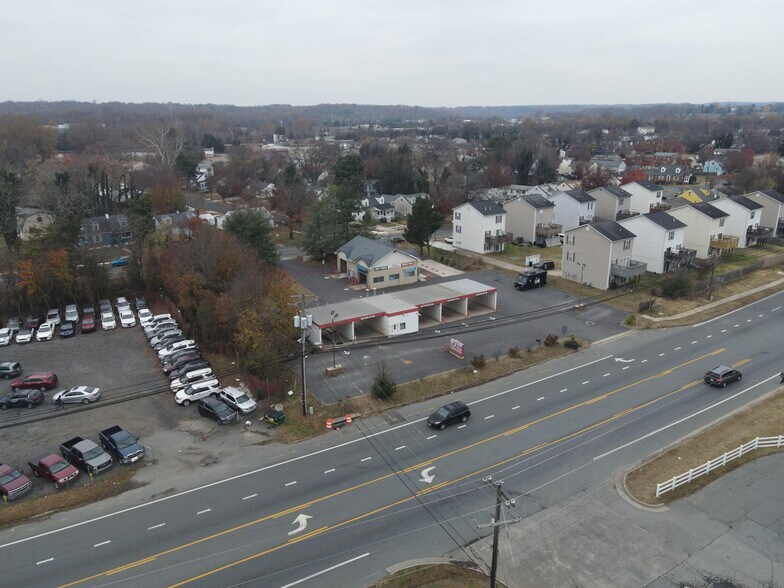 1603 Dixon St, Fredericksburg, VA à vendre - Photo du bâtiment - Image 3 de 11