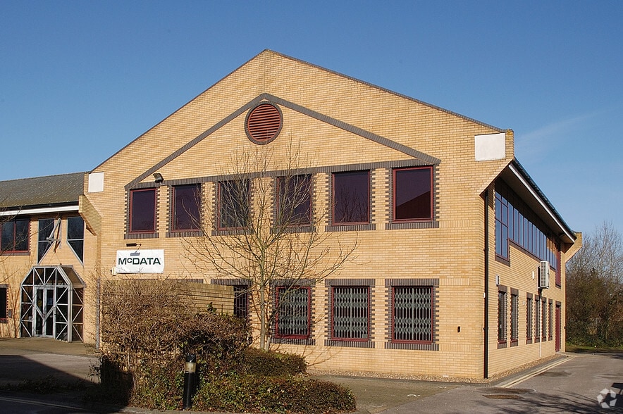 Waterside Dr, Slough for lease - Building Photo - Image 3 of 7