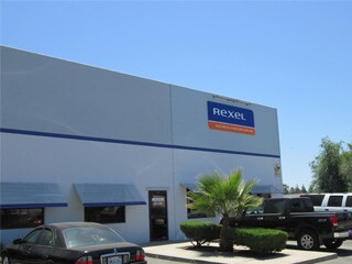 236 N Hale Ave, Escondido, CA à louer - Photo du bâtiment - Image 3 de 4