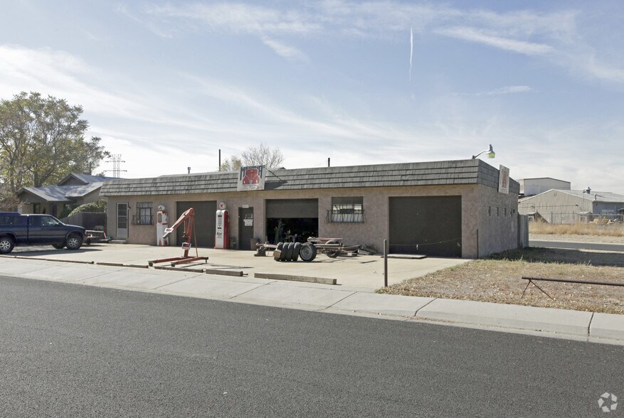 6971 Forest St, Commerce City, CO for sale - Primary Photo - Image 1 of 6