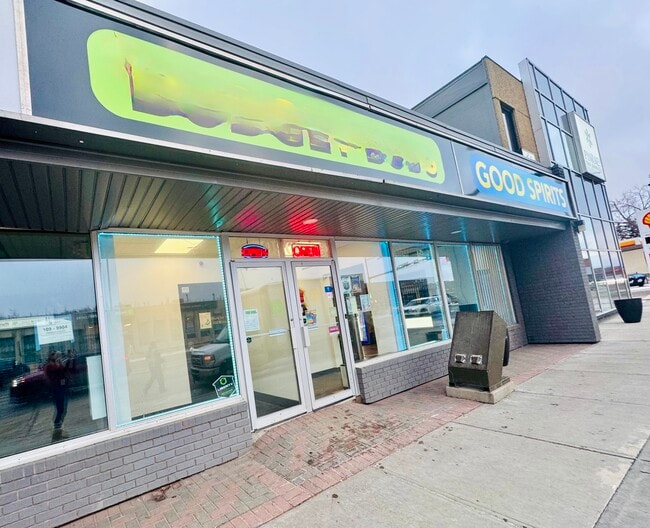 Plus de détails pour 9904 Franklin Ave, Fort McMurray, AB - Commerce de détail à louer