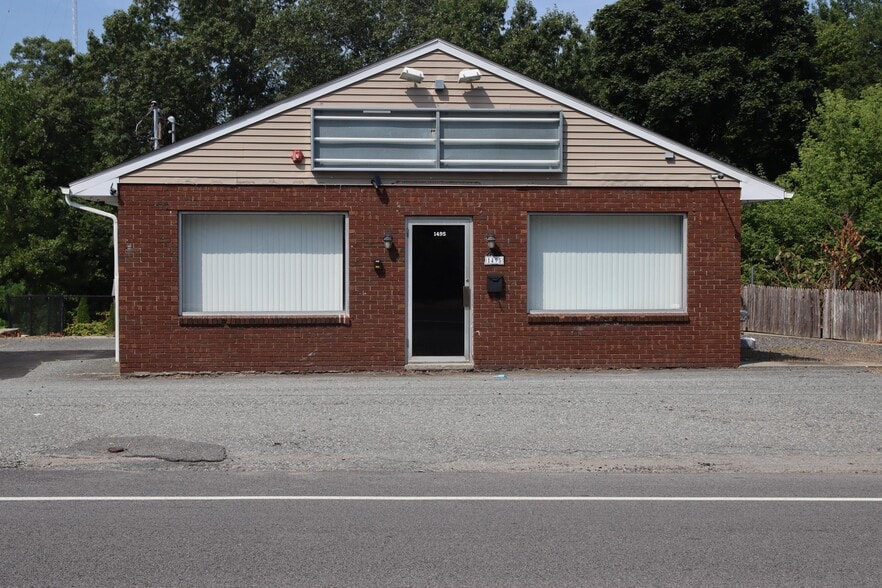 1495 Main St, West Warwick, RI for lease - Building Photo - Image 1 of 5