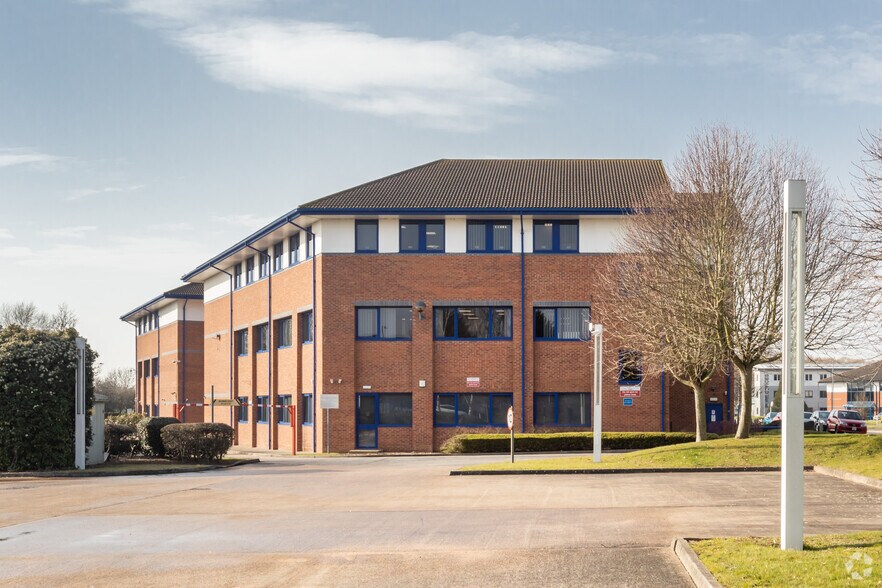 Homer Clos, Warwick à louer - Photo du bâtiment - Image 2 de 5