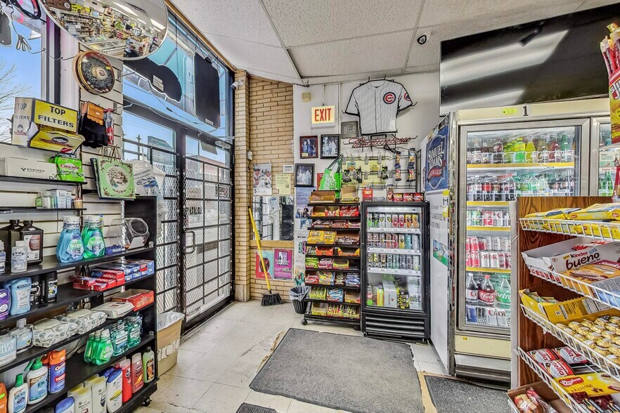 3814 N Clark St, Chicago, IL à vendre - Photo intérieure - Image 3 de 17