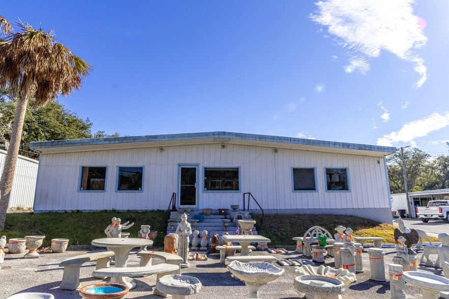 1350 Ponce De Leon Blvd, Brooksville, FL for sale - Building Photo - Image 1 of 25
