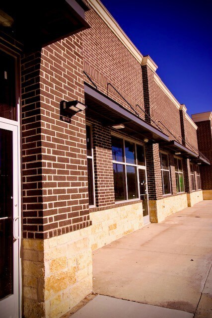 609 E Oates Rd, Garland, TX for lease Building Photo- Image 1 of 3