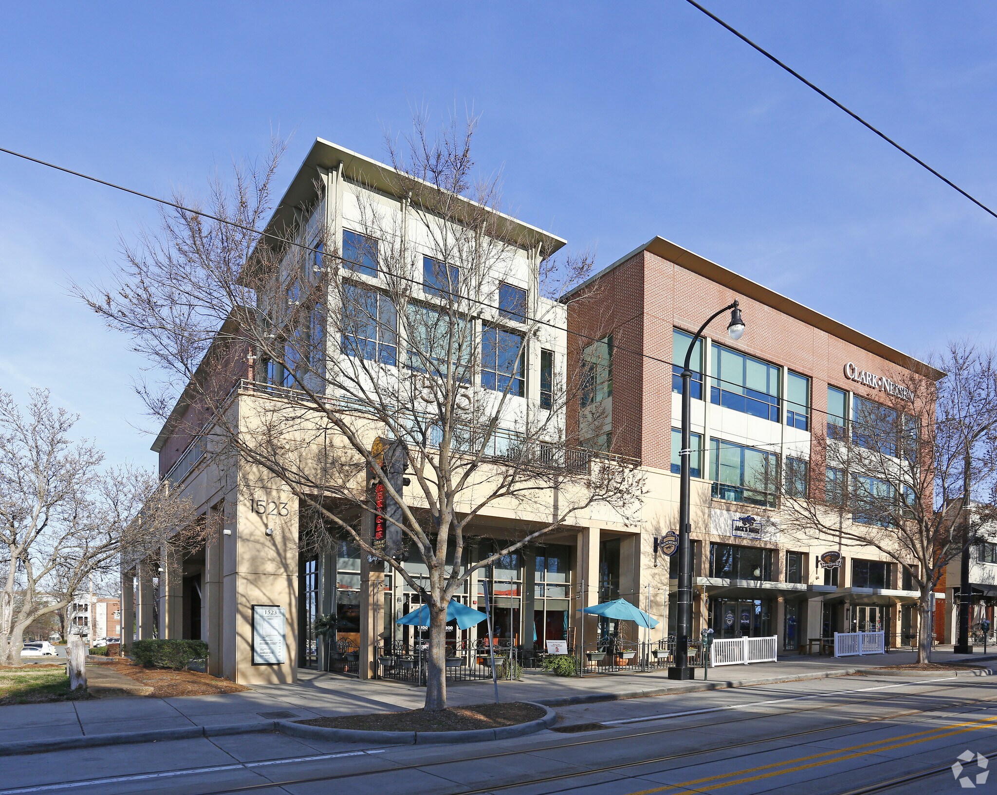 1523 Elizabeth Ave, Charlotte, NC à louer Photo principale- Image 1 de 7