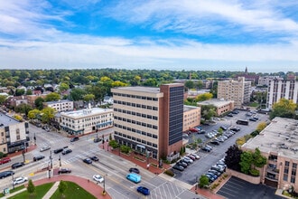 3970 N Oakland Ave, Shorewood, WI - AERIAL map view