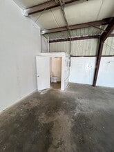 1717 Benbow Ct, Apopka, FL for lease Interior Photo- Image 2 of 7