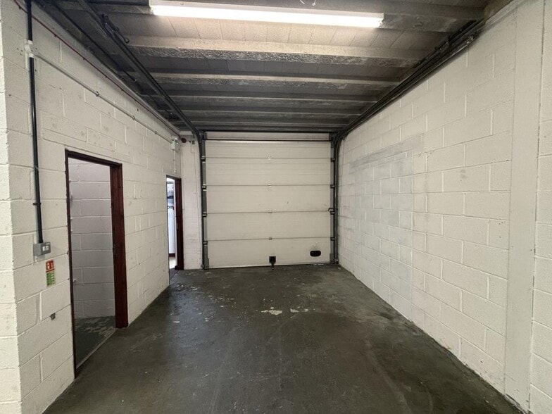 Wirral Park Rd, Glastonbury for lease - Building Photo - Image 3 of 6