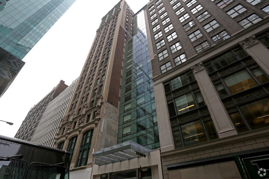 120 W 41st St, New York, NY à louer - Photo du bâtiment - Image 2 de 4