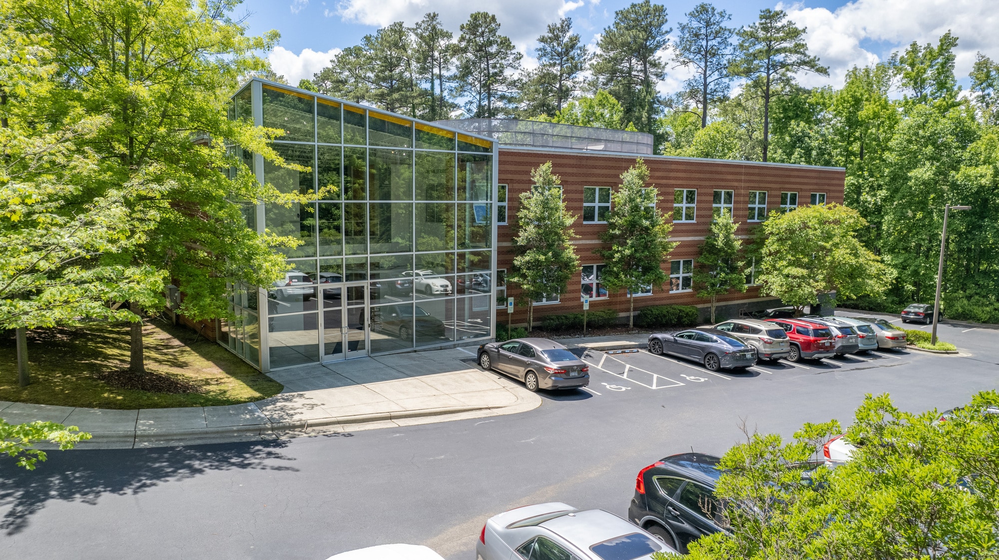 141 Providence Rd, Chapel Hill, NC for lease Primary Photo- Image 1 of 14