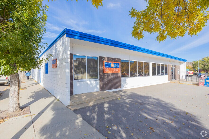 96 Railway Dr, Drumheller, AB à vendre - Photo principale - Image 1 de 2