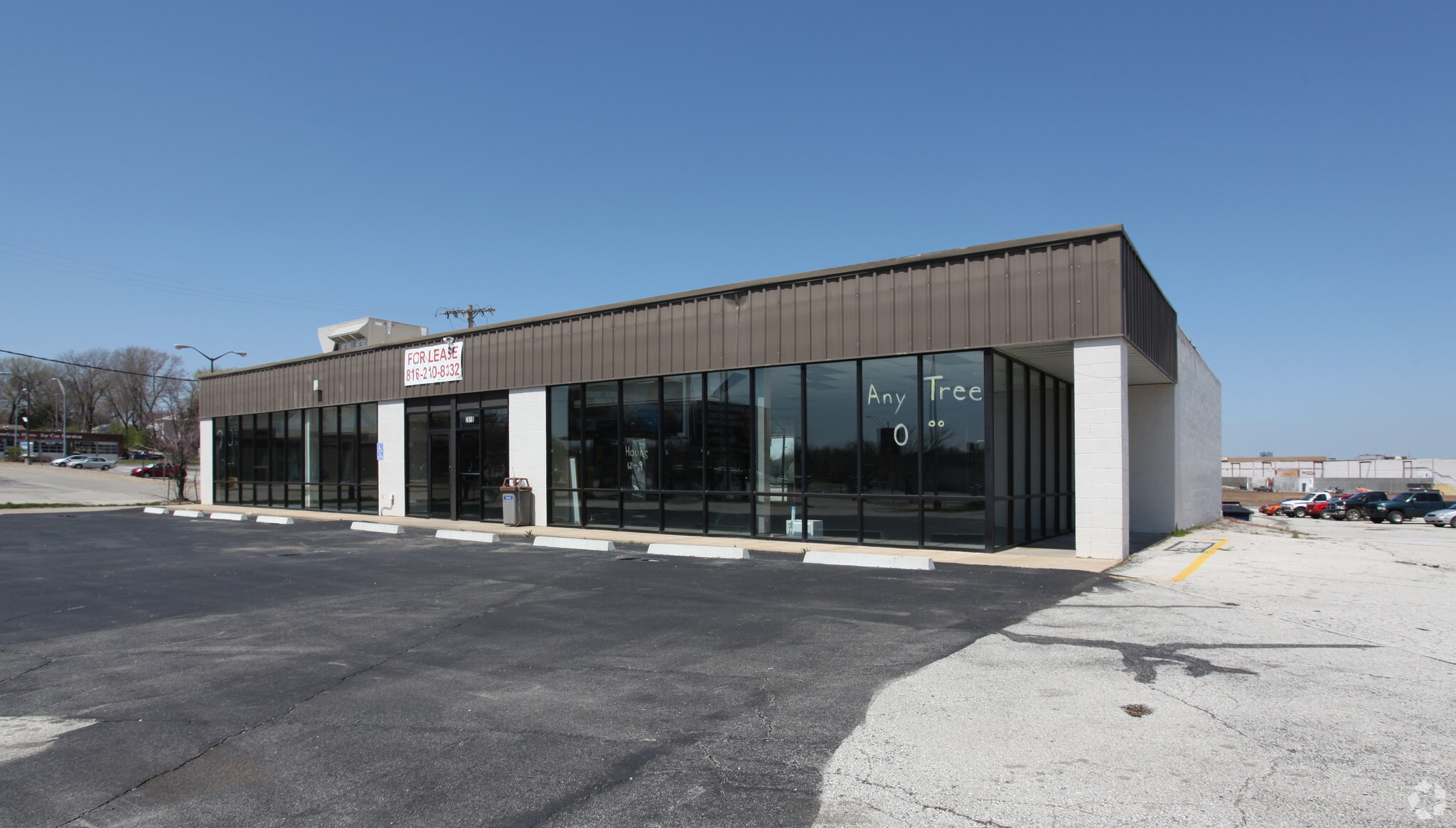 2618 NE Vivion Rd, Kansas City, MO for lease Primary Photo- Image 1 of 5