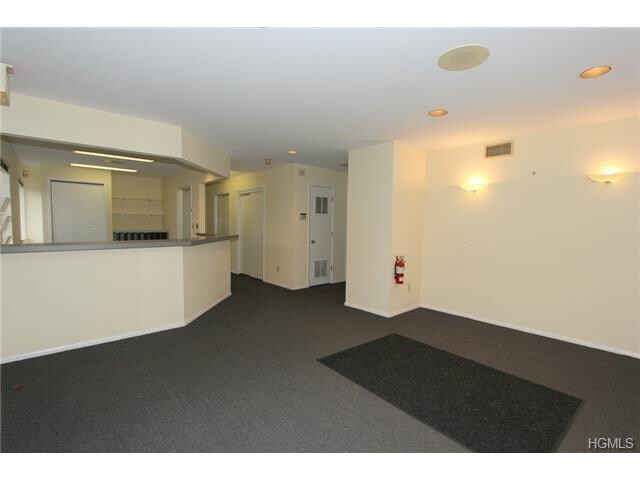 3630 Hill Blvd, Yorktown, NY à vendre - Photo intérieure - Image 3 de 45