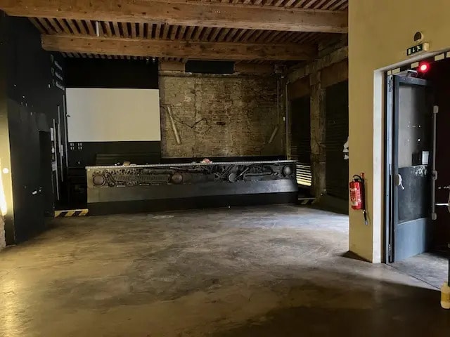 Retail in Lyon for lease - Interior Photo - Image 2 of 30