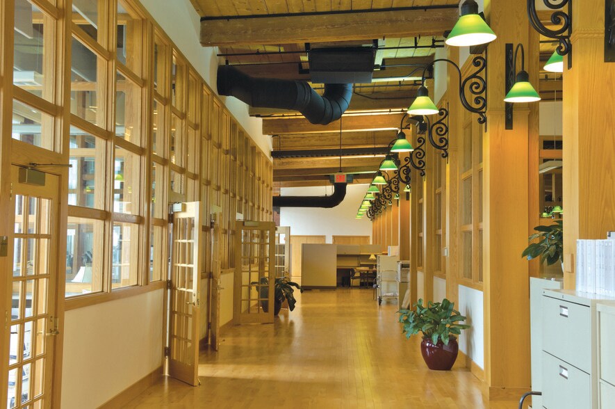 250 Commercial St, Manchester, NH à louer - Photo intérieure - Image 3 de 21