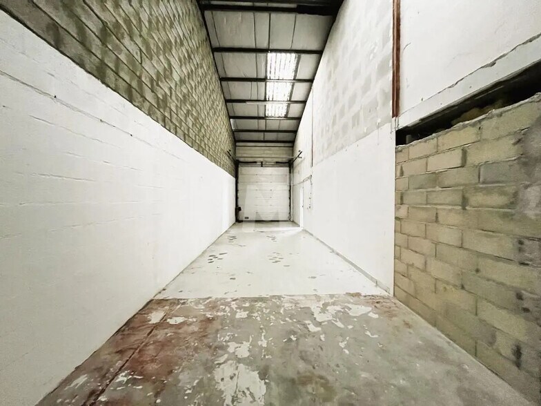 Office in Lisses for lease - Interior Photo - Image 3 of 16