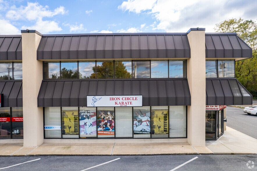 72 Lancaster Ave, Malvern, PA à louer - Photo du bâtiment - Image 2 de 7