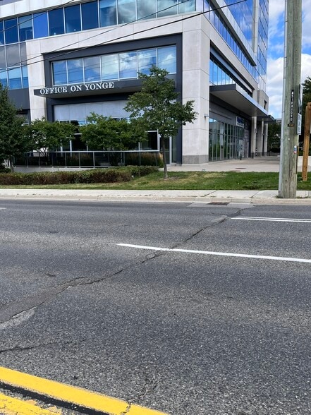 7191 Yonge St, Markham, ON for lease - Building Photo - Image 2 of 10
