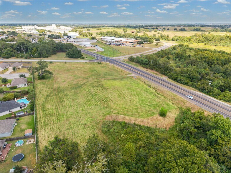 South Blue Bell Road & E Stone Street, Brenham, TX for sale - Building Photo - Image 2 of 9