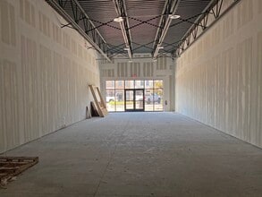 1195 Edgewood Ave, Jacksonville, FL for lease Interior Photo- Image 2 of 3